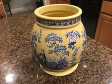 Spode L0407 Yellow and Blue Toile Design Women at the Well Jar without Lid