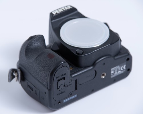 Pentax K-3 APS-C CMOS 24MP DSLR mit Batteriegriff D-BG5 - Bild 4 von 10