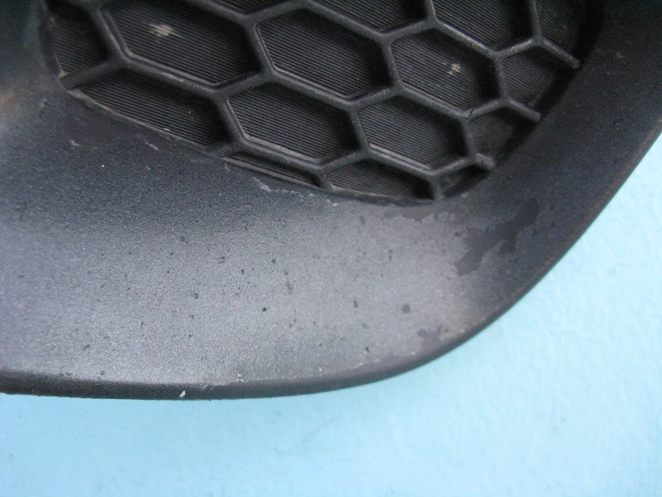 2006 06 SCION XA ПЕРЕДНИЙ БАМПЕР ЛЕВЫЙ ПРОТИВОТУМАННЫЙ ФОНАРЬ КРЫШКА НИЖНЯЯ РЕШЕТКА ОТДЕЛКА МОЛДИНГ #2 - Изображение 3 из 4