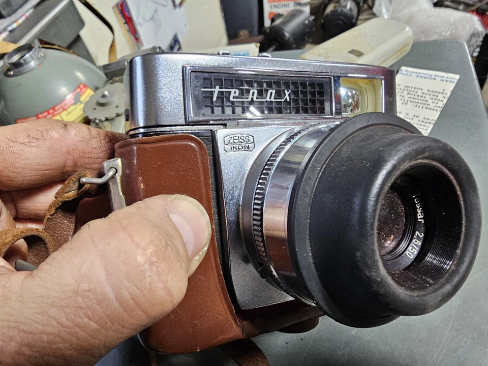 Cámara Tenax Zeiss Ikon de colección con lente Carl Zeiss 50MM F2.8 flash estuche bombillas Foto 3 de 4
