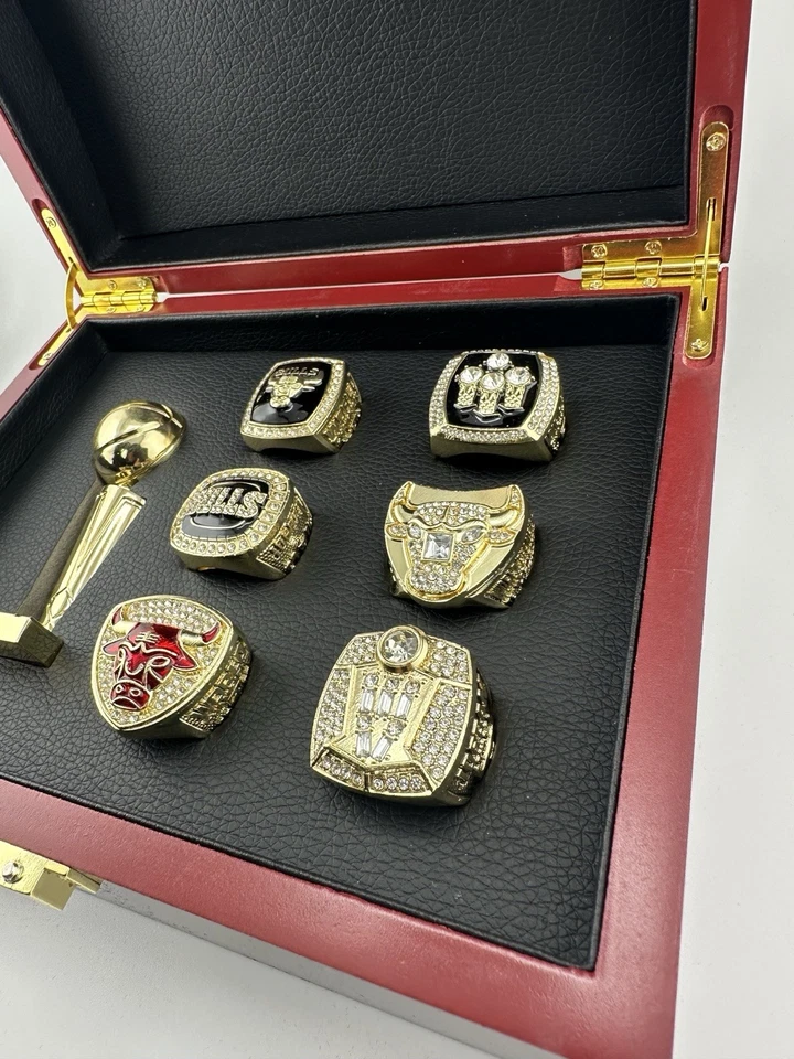 Chicago Bulls Michael Jordan Championship 6  Ring Set  With Case And Trophy - Image 4 of 4