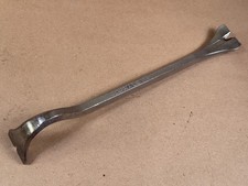 Vintage Pry Bar By CS Osborne And Co. Moulding Lifter - 10-1/2" - USA