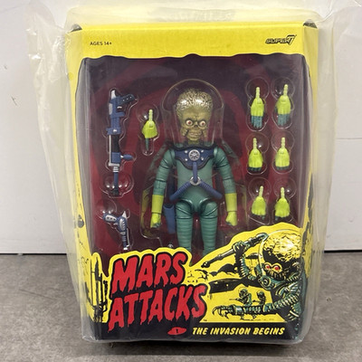 Super7 Ultimates Mars Attacks The Invasion Begins Martian Action Figure Topps