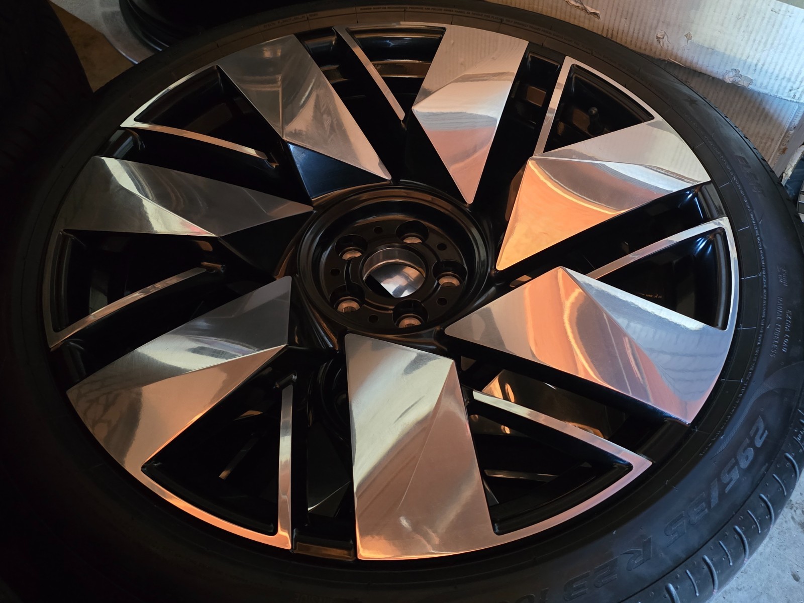 RARE:  23" Rolls Royce Cullinan OEM factory wheels & tires