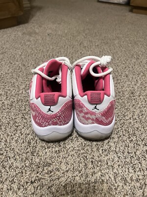 Size Air Jordan 11 Retro Low Pink Snakeskin W (Used)