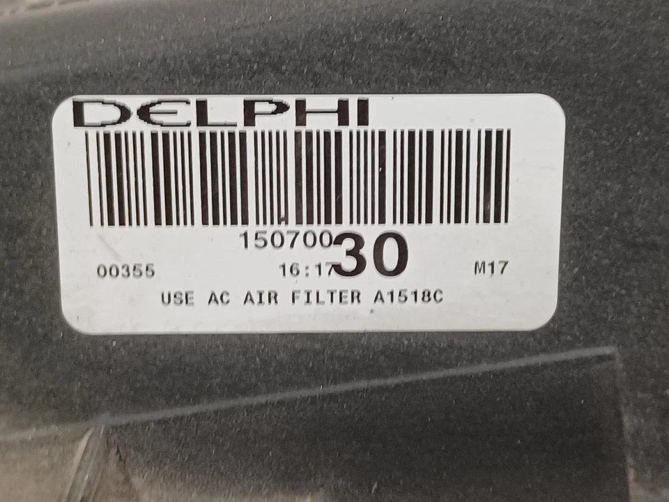 Used Air Cleaner Assembly fits: 2001 Chevrolet Suburban 1500 classic style creas - Image 3 of 4