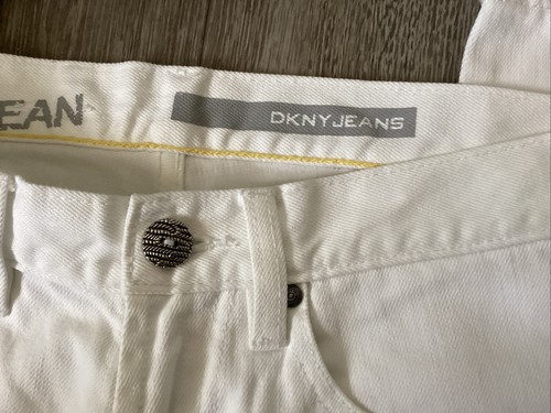 DKNY Bowery Boyfriend Fit Woman’s White Denim Jeans 29W 32L Zip Fly BNWOT - Picture 5 of 8