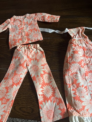 Trajes de muñeca vintage.Parece para una muñeca Crissy