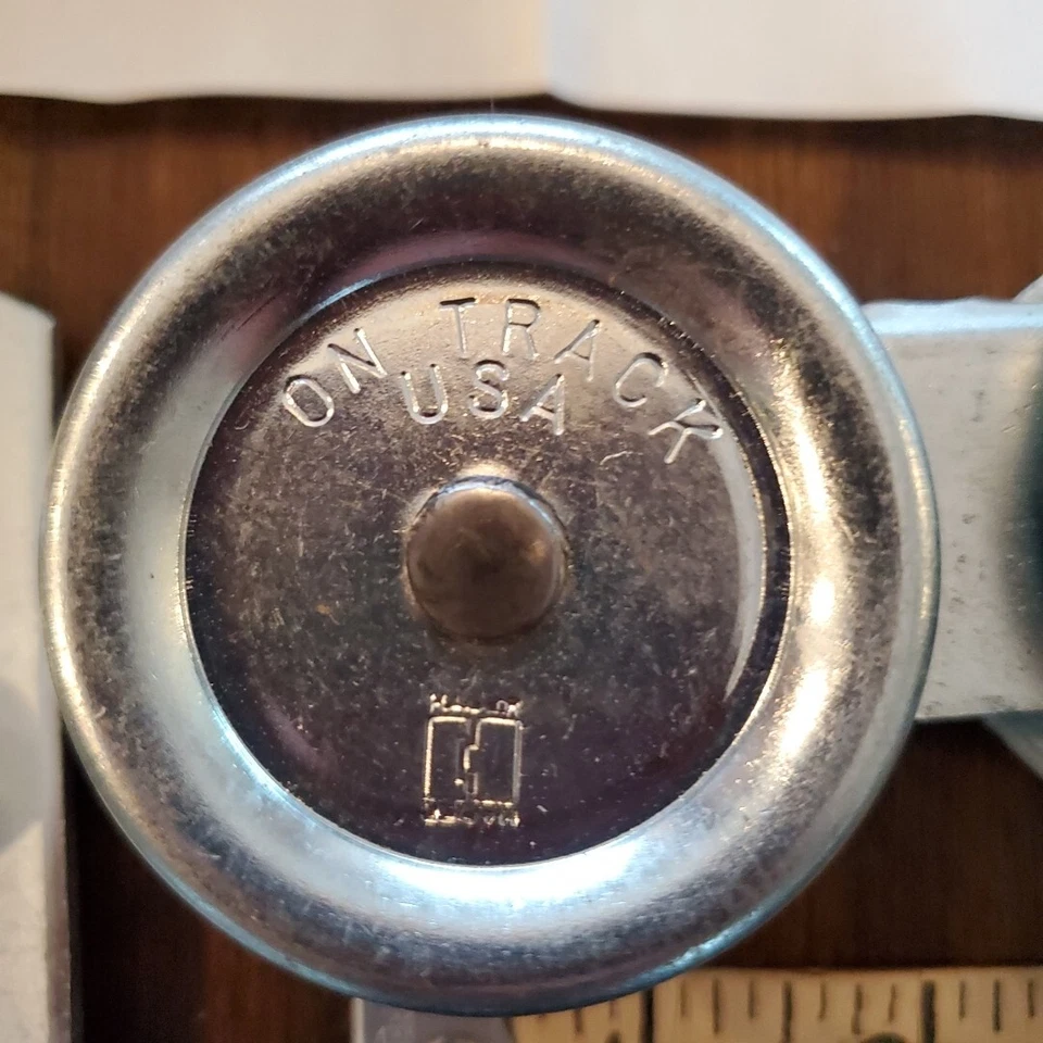 1 par de rodillos de riel de caja para colgar puertas de granero. ¡HECHO EN USA! NUEVO Foto 4 de 4