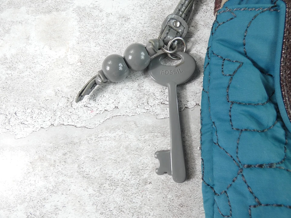 Fossil Purse Womens turquoise Cross Body Key Per Shoulder Bag Adjust Quilted - Image 4 of 4