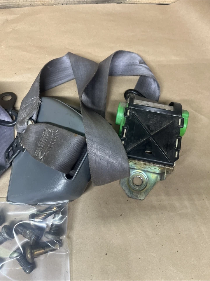 Cinturones de seguridad delanteros grises Camaro Firebird - convertibles Foto 2 de 4