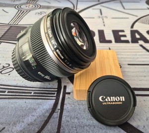 Canon 60mm Macro Lens f/2.8 EF-S USM, Very Sharp, Prime, Mint Condition