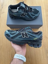 New Balance 1906R in „Medusa Green / Black Gr. 41 1/2