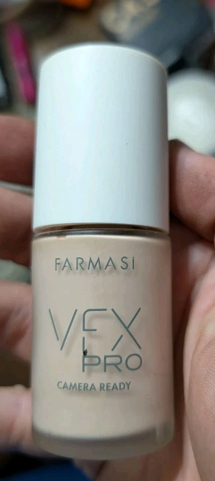 Farmasi VFX Pro Foundation Camera Ready Full Coverage C01 - Image 3 of 4