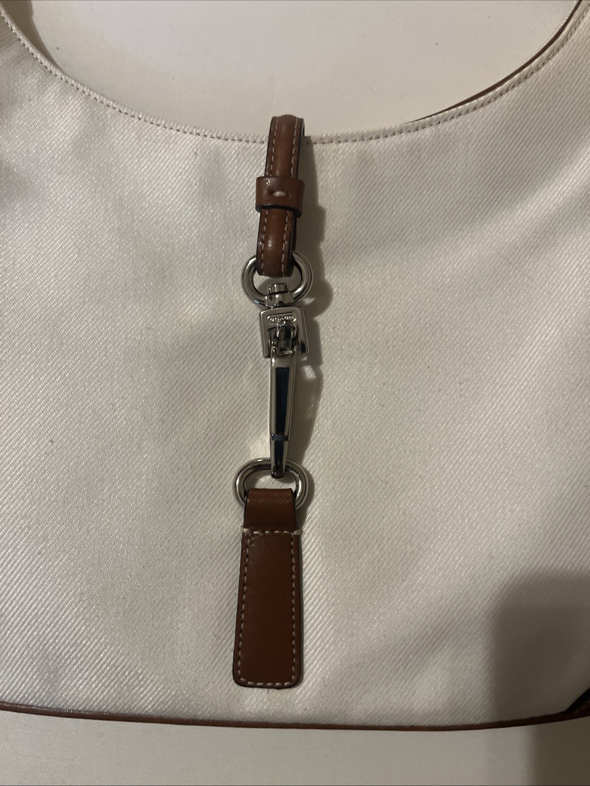 COACH Hampton Vintage Clip Lock Canvas Rare Leather White Handbag Purse Classic image 2