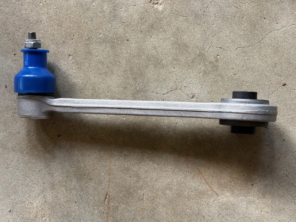 宝马后悬架控制臂和球接头组件 — 第 3/4 张图片