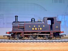 Hornby R2325B - LNER 0-6-0T Class J83 Locomotive - Cab No. 9819