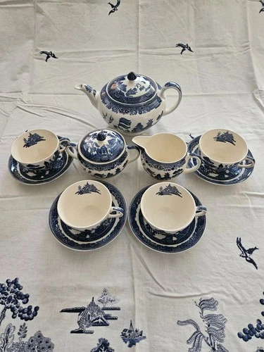 JOHNSON BROTHERS BLUE WILLOW TEA POT SERVICE-VINTAGE & IMMACULATE-MINTLOOKS NEW 