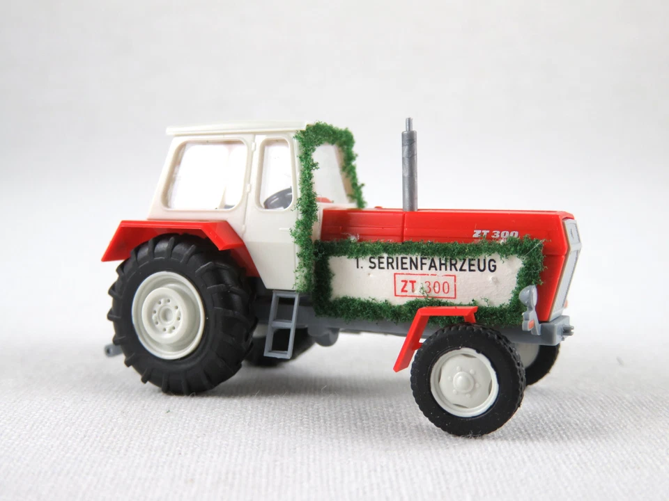 Busch 42852 Traktor Fortschritt ZT 300 (1967)"1. Serienfahrzeug" 1:87/H0 NEU/OVP - Bild 2 von 4