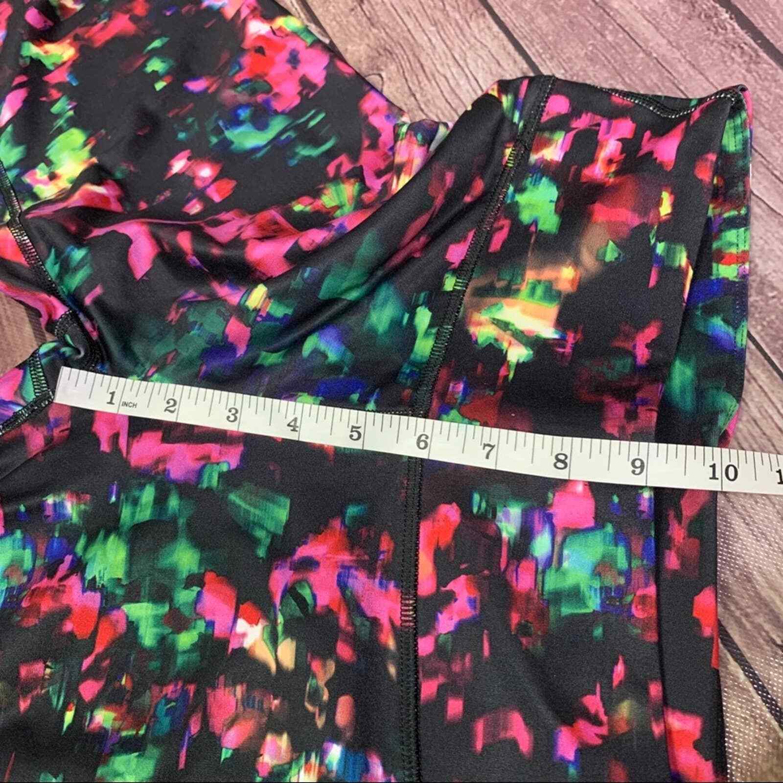 FABLETICS Black Multi-colored Cropped Leggings Ca… - image 6