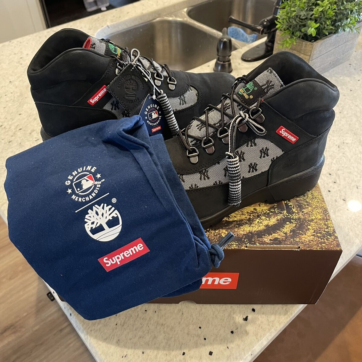 Supreme X Timberland X New York Yankees Field Boots Size 11 Supreme X Timberland X New York Yankees Field Boots Size 11