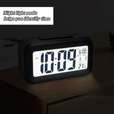 Lancoon Sveglia Da Proiezione, Orologio Digitale Con LCD Modalità Weekend Volume Luminosità Regolabile Snooze 12/24 Ore Batteria A Spina Per Camera Letto Soggiorno Bianco - 12