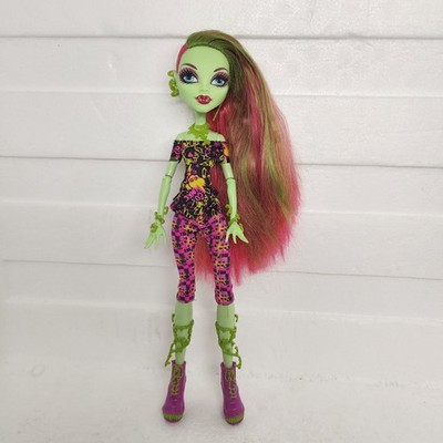 Monster High Between Classes Venus McFlytrap Fashion Doll 2012 Mattel