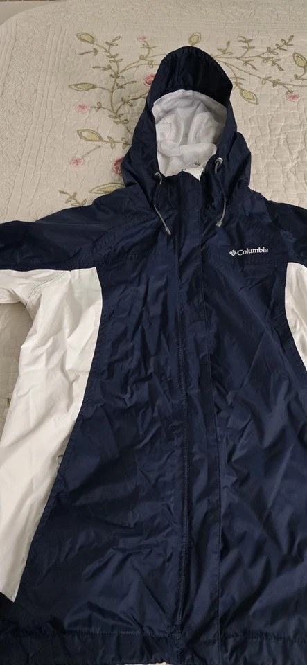 Jaqueta feminina Columbia azul marinho e branca leve tamanho L 91824-0880 - Imagem 2 de 4