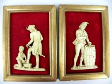 Coppia di quadri quadretti con soldato lustrascarpe barrique in resina avorio