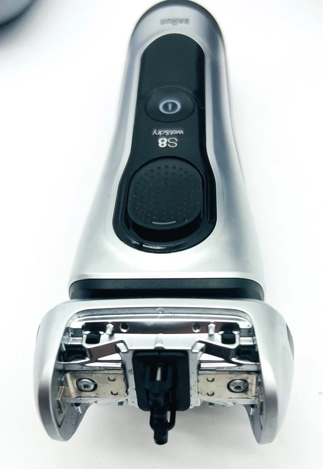Braun Series 8 8577cc 4-In-1 Electric Shaver W/ SmartCare & PowerCase -READ DESC - Image 4 of 4