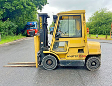 2.5 TON HYSTER DIESEL FORK LIFT FULL CAB VERY LOW MAST HEIGHT SIDE SHIFT EX ARMY