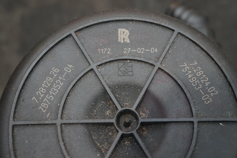 Bomba de smog de inyección de aire de emisión secundaria 11727571591 Rolls Royce Phantom 2004 Foto 4 de 4