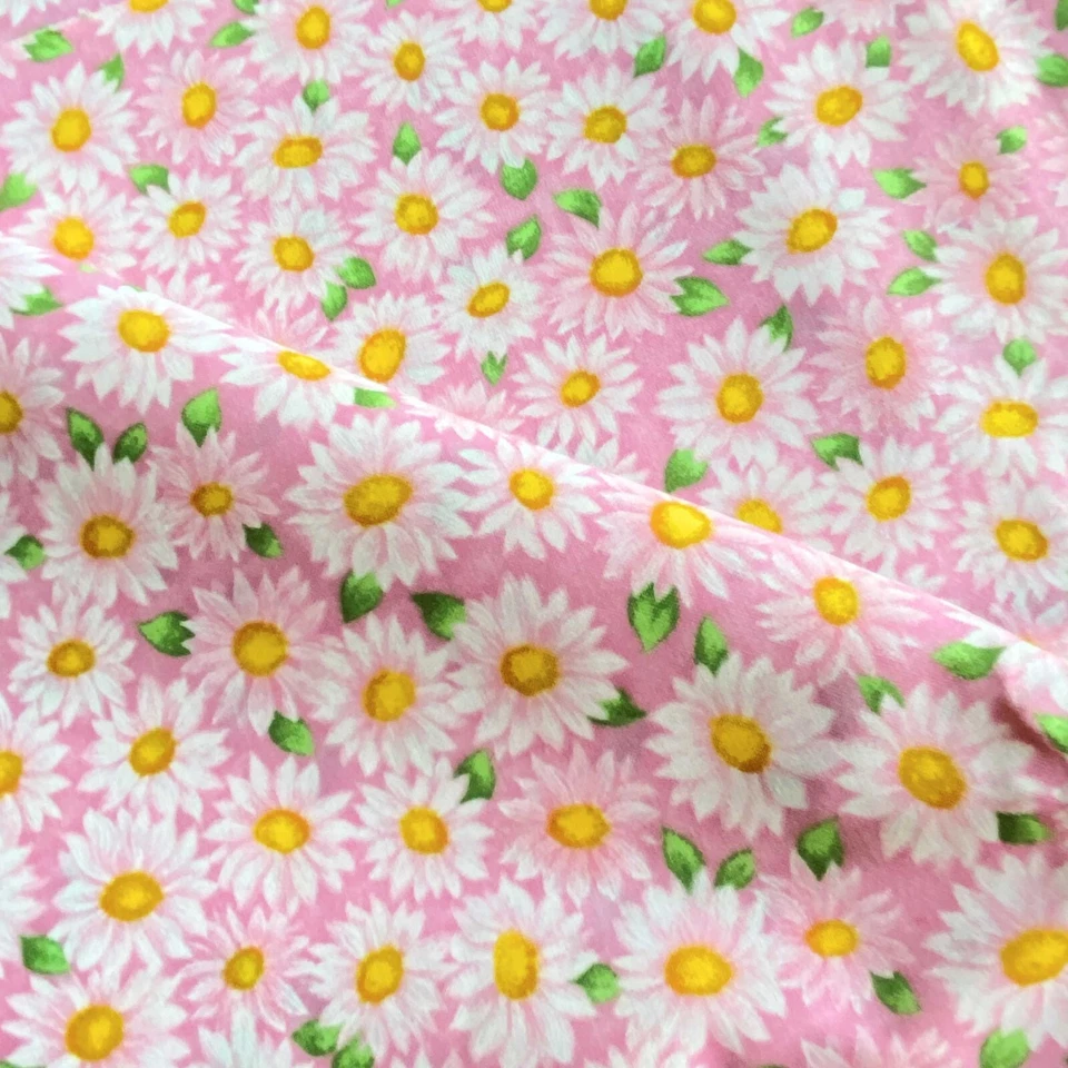 Tela de algodón acolchado Tradiciones de tela de margarita blanca rosa de 1,4 años Foto 4 de 4