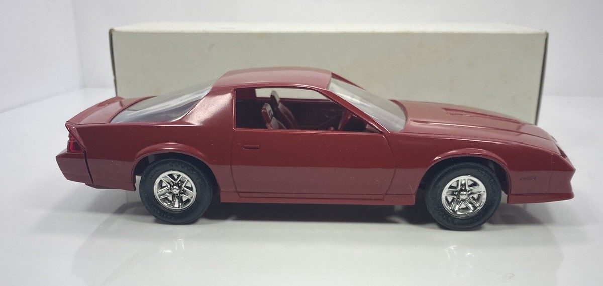 amt 1/25 シボレーカマロ Z28 1983年型 Chevy Camaro Dealer Promo 1/25 Scale 1983 CHEVY CAMARO z/28 RED | eBay