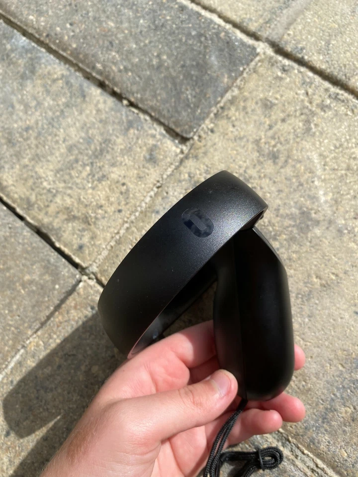 Oculus Rift Controller links Cv1 OHNE AKKUDECKEL Form schneller Versand Lagerware - Bild 2 von 2