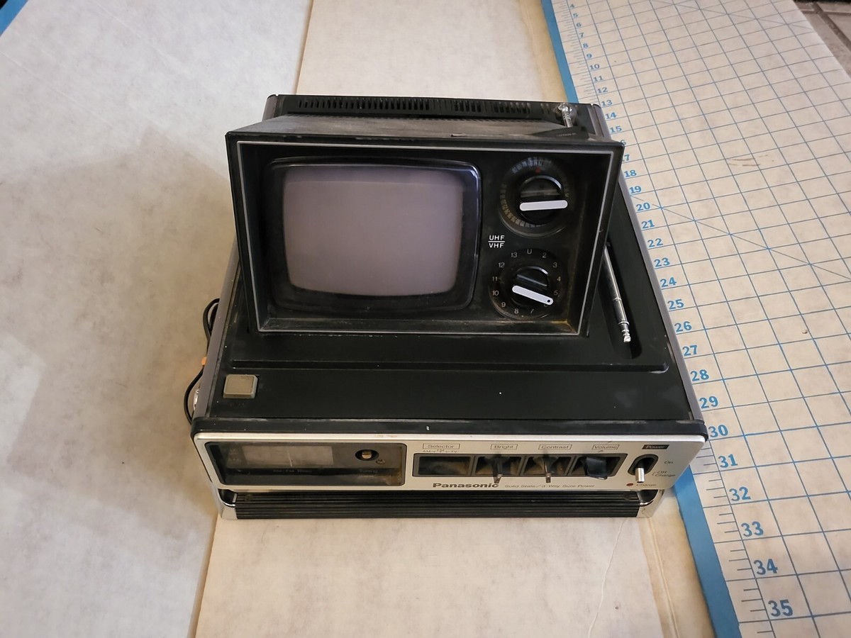 Vtg Panasonic TR-535 Portable Pop Up TV AM/FM Radio 1977