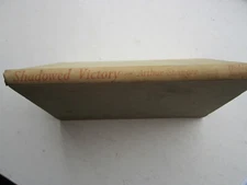 Shadowed victory - Arthur Stringer - 1944