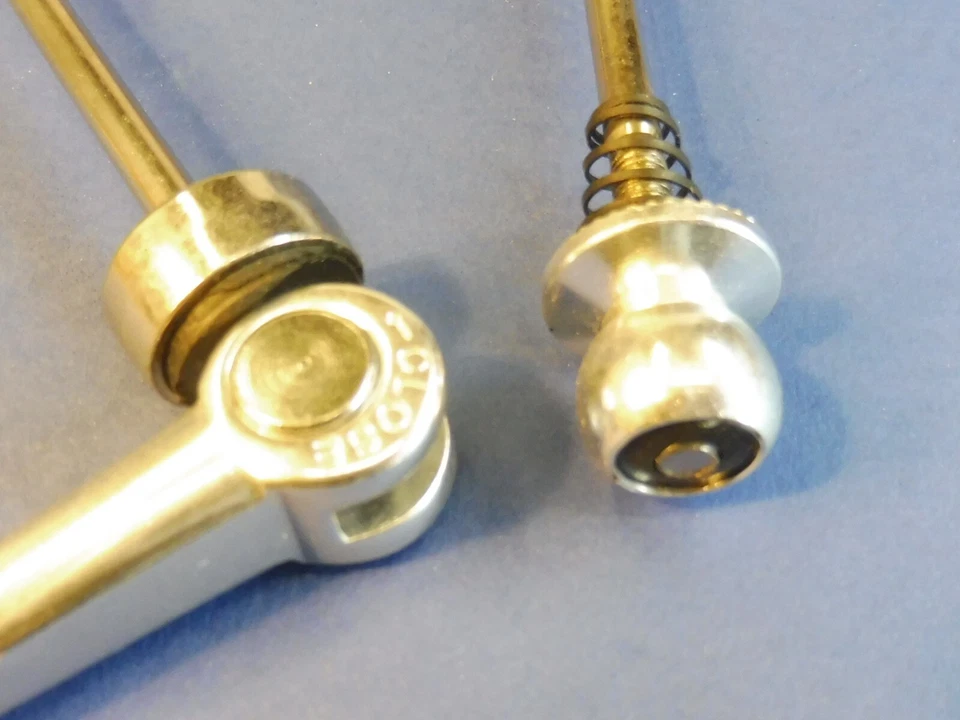 Mr Control ( 100 / 135 ) quick release skewer leverset - NOS bicycle - Image 4 of 4