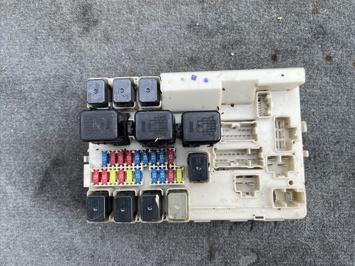 ニアさま専用　赤司30点 02-06 ALTIMA Engine Fuse Box Relay Control Module OEM
