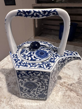 Chinese Blue and White Porcelain Hexagonal Te...