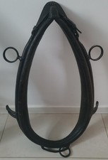 Antikes Pferde-Kummet Konvolut mit Holzjoch – Kutschengeschirr ca. 1900–1930