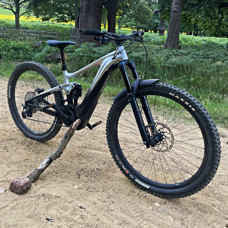 Giant trance pro 1 full suspension mountain bike grey and black fox suspension