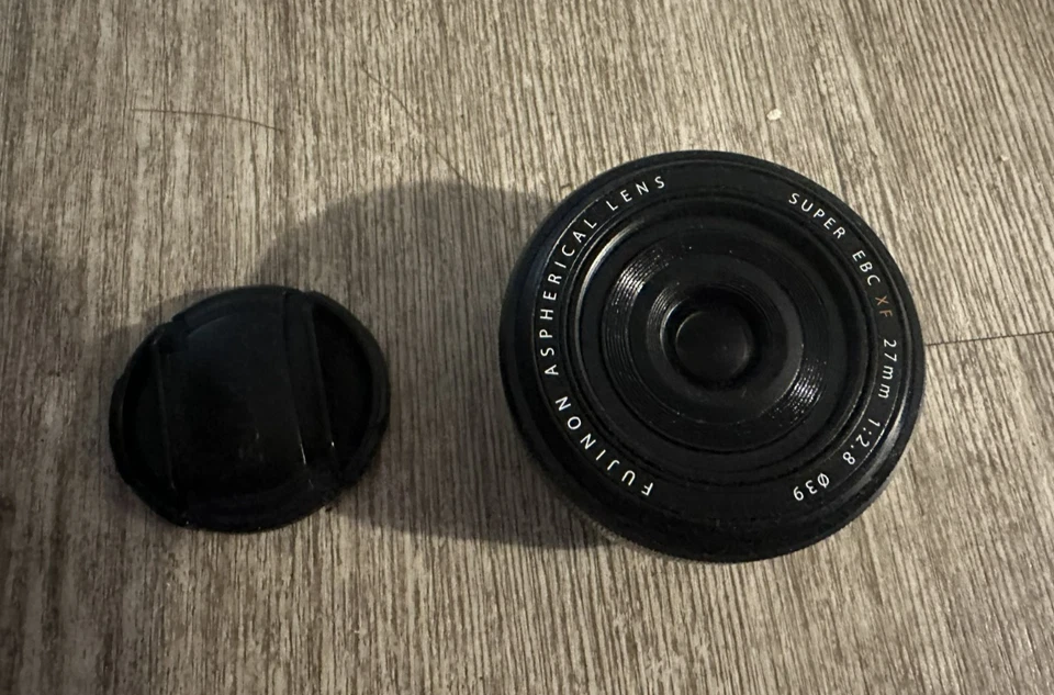 富士XF 27毫米f/2.8 R WR带39毫米镜头罩原装盒 — 第 2/3 张图片