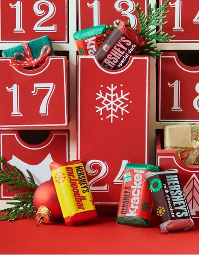 Hershey's Miniatures Assorted Chocolate Bars, Christmas Candy Bags New (3 Bags) - Picture 6 of 7