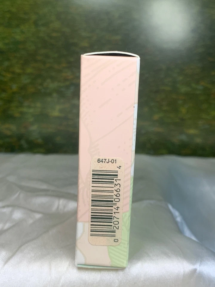 Clinique 9.9g Superpowder Double Face Powder 01 Matte Ivory (new with box) - Image 3 of 4