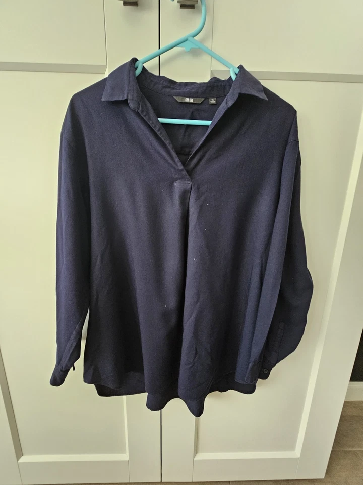 Uniqlo Woman's Navy Blouse Blogger Shirt 3/4 Sleeve- Size XL Womens Button Up 