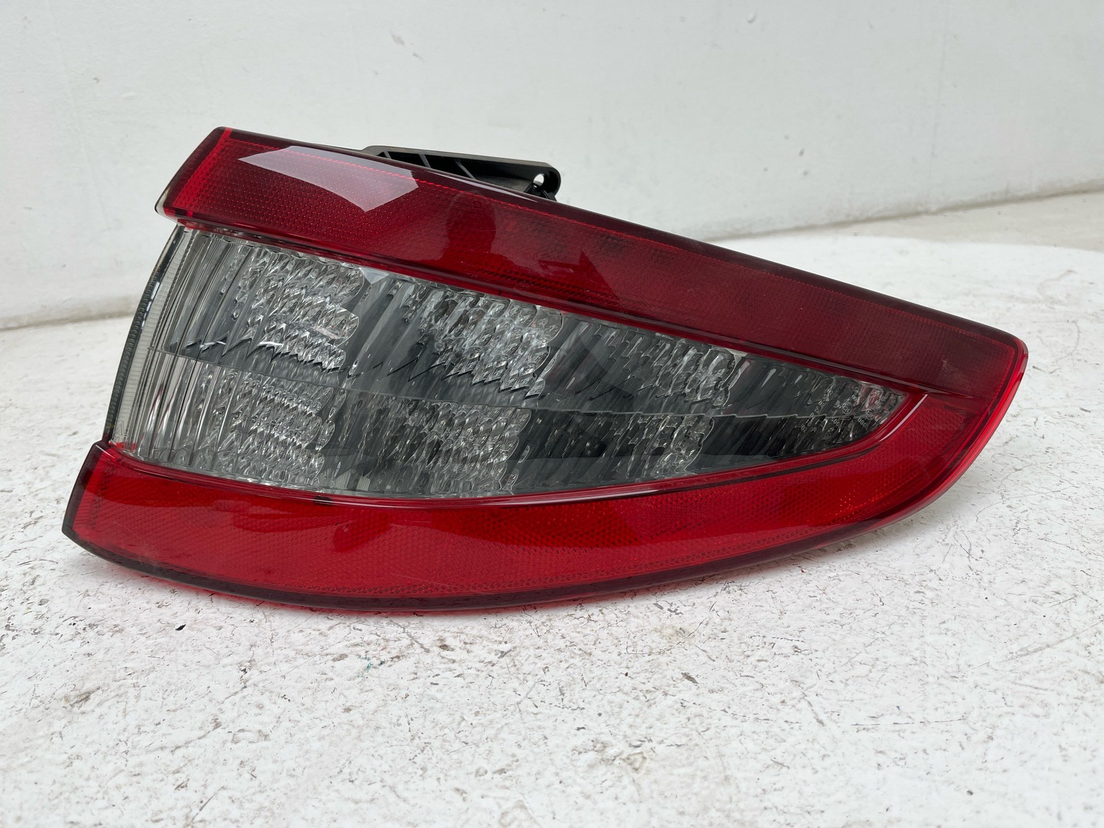 2009-2016 MASERATI GRANTURISMO 4.7L RWD Rear Right Outer Tail Light Lamp Assy