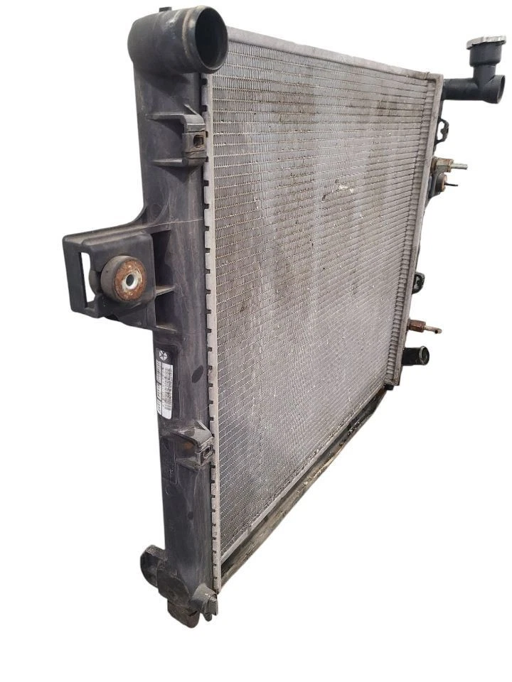 Radiador 8 cilindros compatible con 99-00 GRAND CHEROKEE 622877 Foto 2 de 4