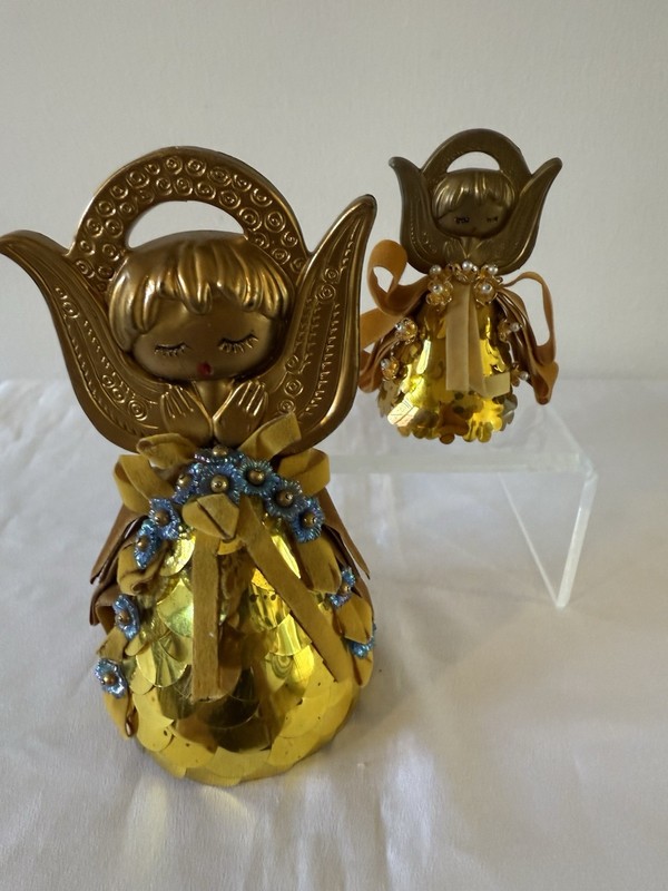 Vintage Christmas Angel Carolers Ornaments Pushpin Yellow MCM Shelf Decor