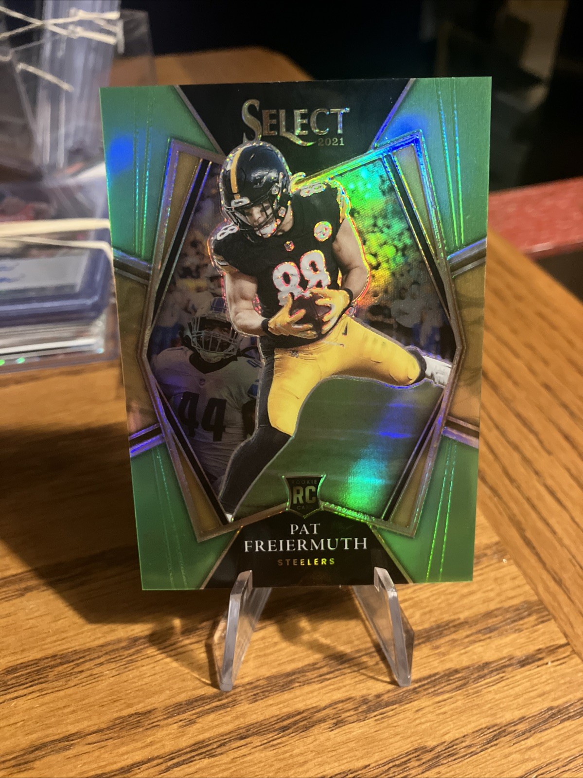 2021 Panini Select Premier Level Neon Green Prizm /49 Pat Freiermuth Rookie RC